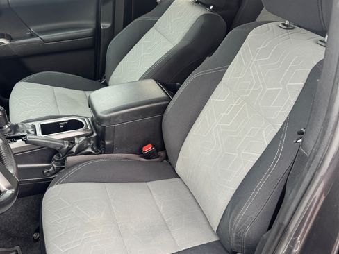 Used 2021 Toyota Tacoma TRD Off-Road image 25