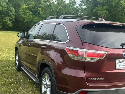 Used 2015 Toyota Highlander Limited w/ Driver Technology Package image 6
