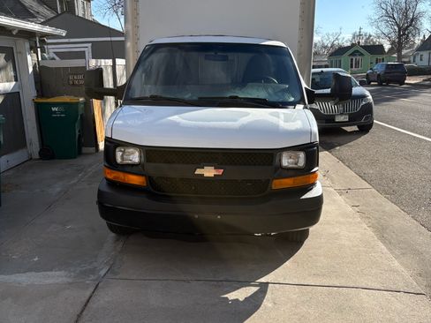 Used 2014 Chevrolet Express 3500 Extended image 4