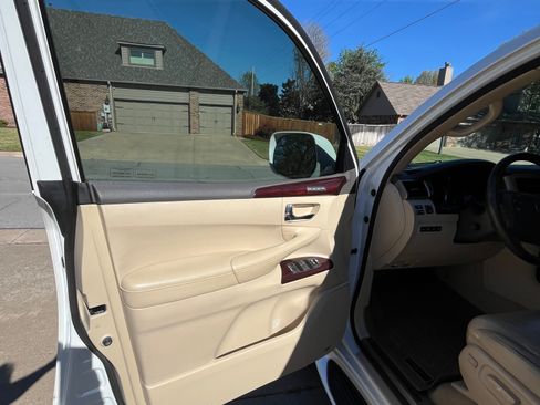 Used 2015 Lexus LX 570 4WD image 12