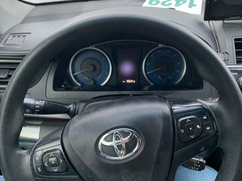 Used 2016 Toyota Camry LE image 12