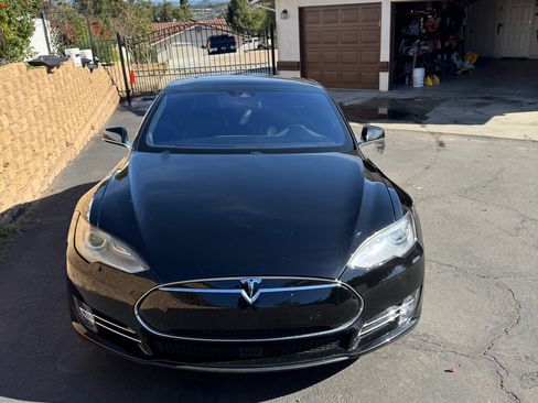 Used 2016 Tesla Model S 85D image 2