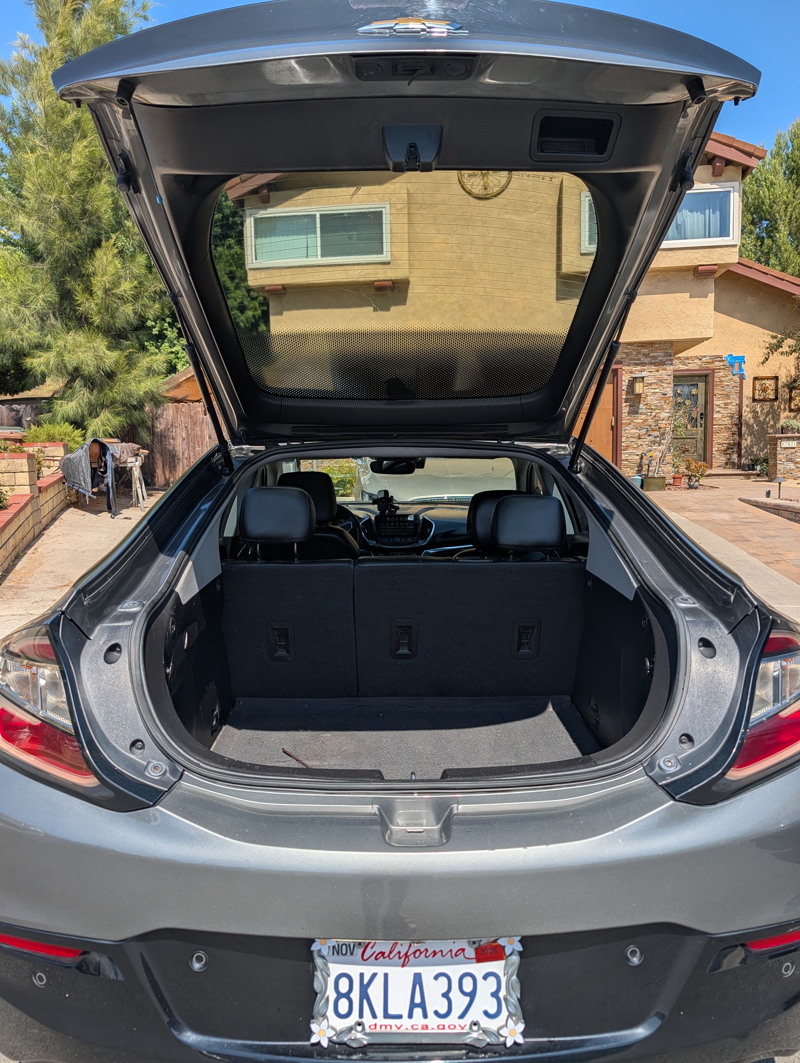 Used 2016 Chevrolet Volt Premier w/ Driver Confidence Package FWD image 9