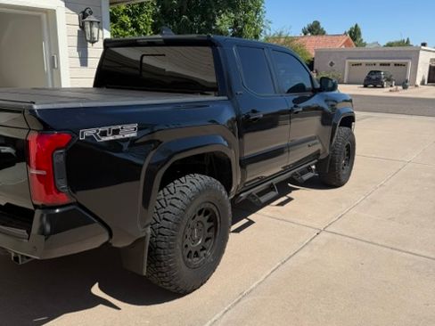Used 2024 Toyota Tacoma SR5 AWD/4WD image 4