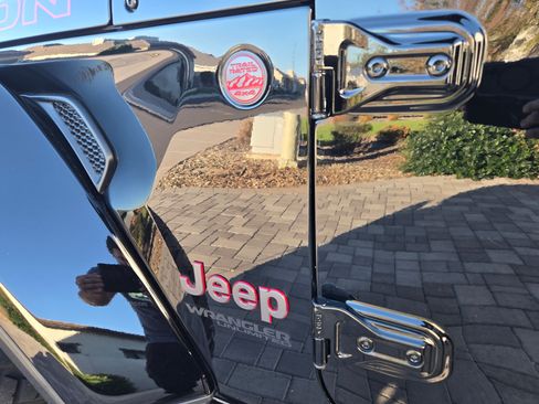 Used 2020 Jeep Wrangler Unlimited Rubicon image 2