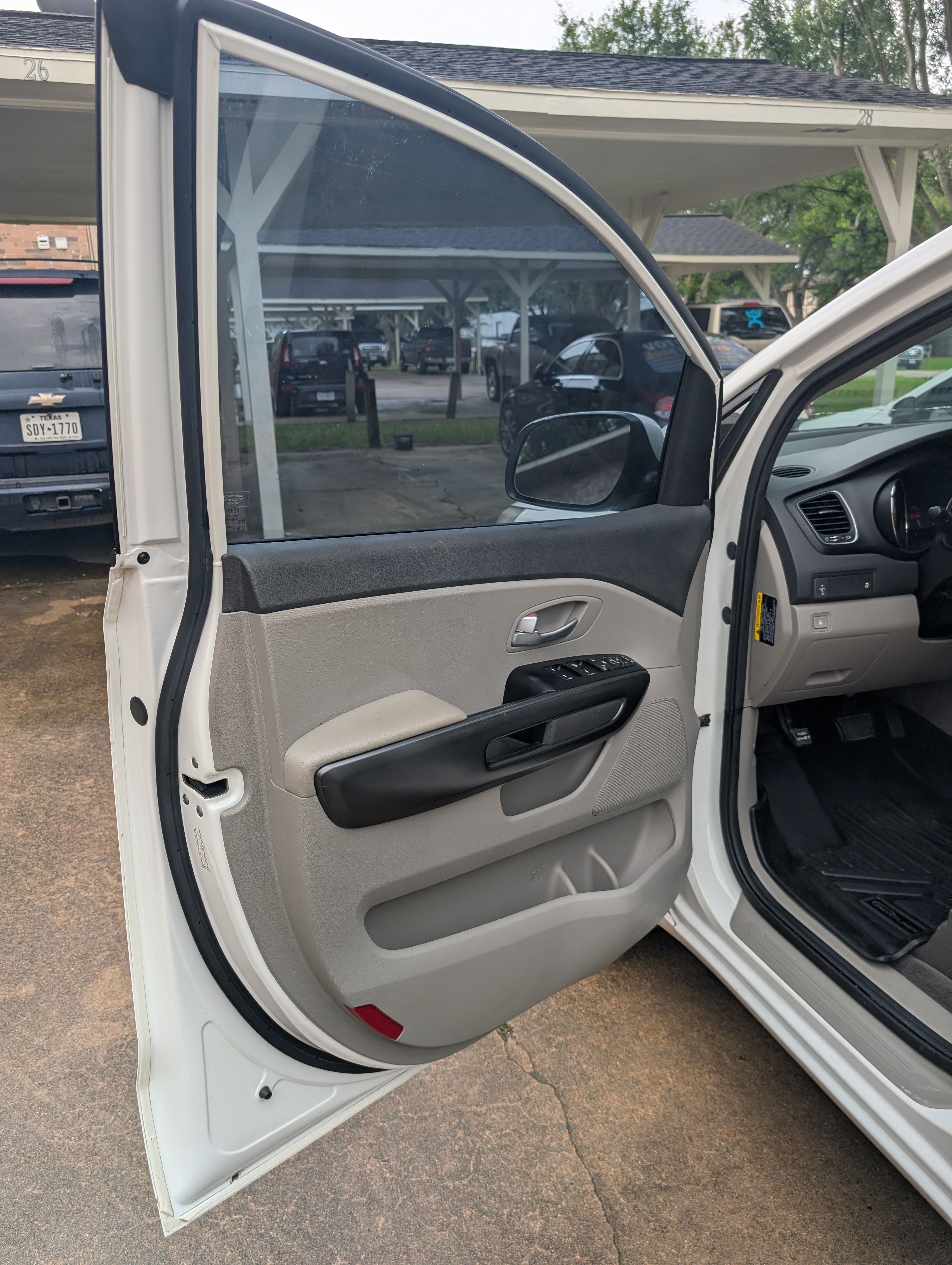 Used 2016 Kia Sedona LX w/ LX Convenience Package FWD image 16