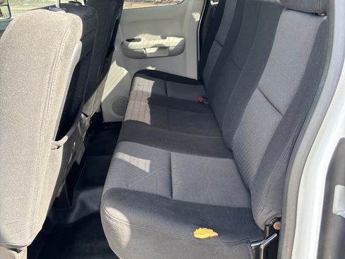 Used 2011 Chevrolet Silverado 2500 W/T image 2