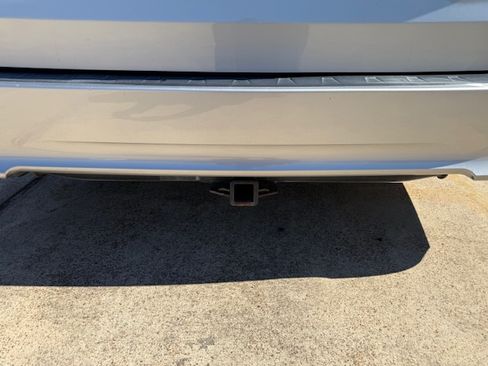 Used 2015 Toyota Sienna SE image 12