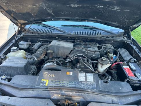 Used 2002 Ford Explorer XLT image 6