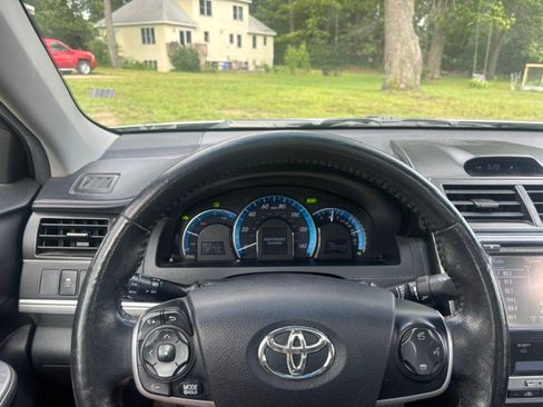 Used 2014 Toyota Camry SE w/ Moonroof Package FWD image 8