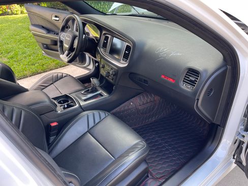 Used 2016 Dodge Charger SRT Hellcat w/ Harman/Kardon Audio Group image 18