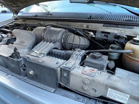 Used 2002 Ford E-350 and Econoline 350 Van image 17