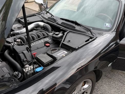 Used 2000 Jaguar XK8 Convertible RWD image 9