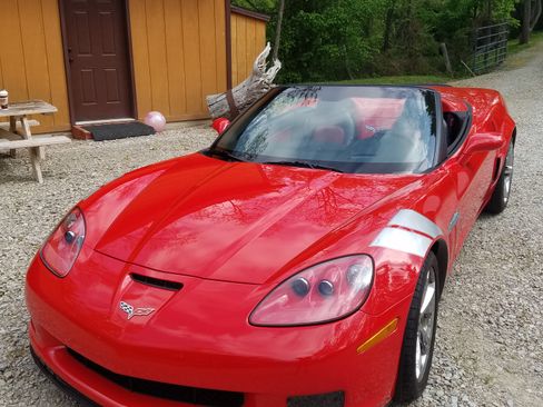 Used 2011 Chevrolet Corvette Grand Sport w/ Preferred Equipment Group RWD image 5