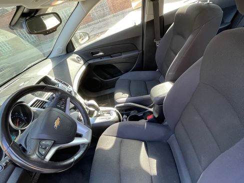 Used 2014 Chevrolet Cruze LT image 9