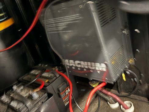 Used 2011 Ford E-150 and Econoline 150 w/ Commercial Cargo Van Pkg image 6