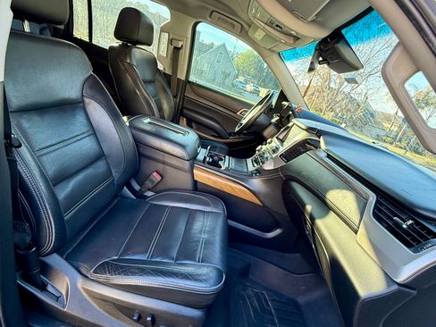 Used 2020 GMC Yukon XL Denali image 2