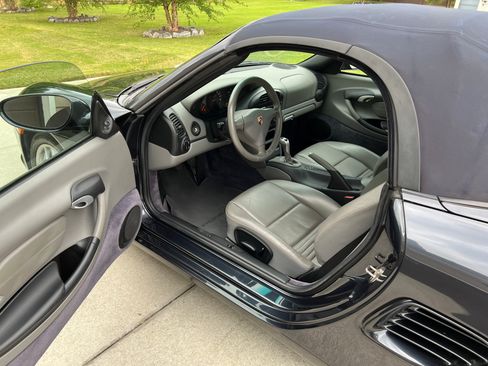 Used 2004 Porsche Boxster RWD image 14