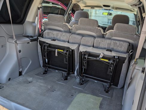 Used 2004 Pontiac Montana w/ Climate Package image 15