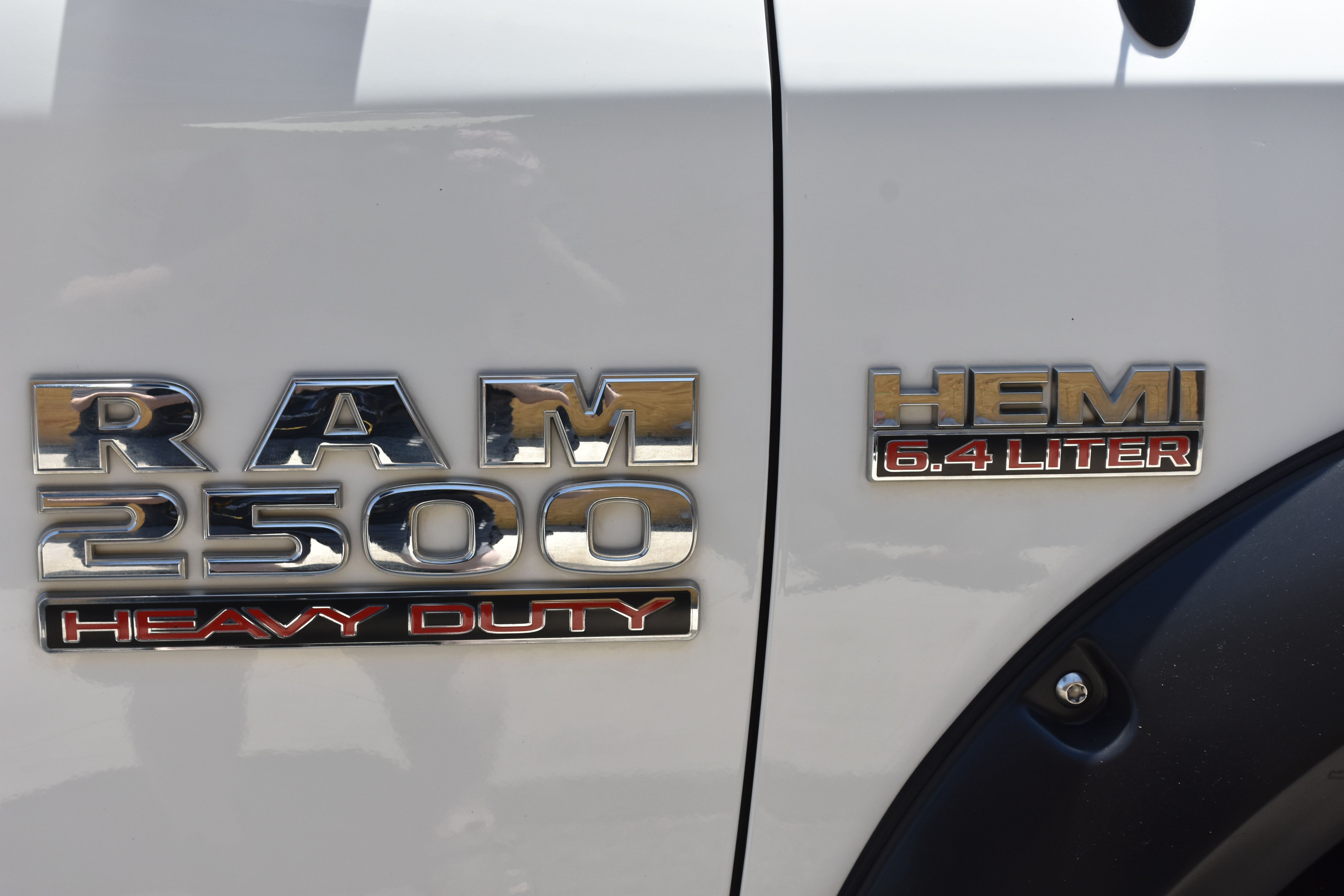 Used 2016 RAM 2500 Tradesman w/ Chrome Appearance Group AWD/4WD image 9