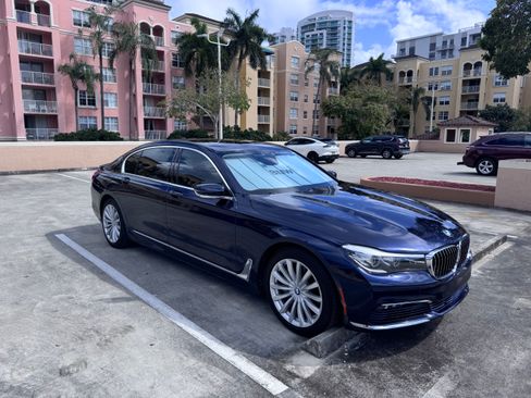 Used 2017 BMW 740i image 14