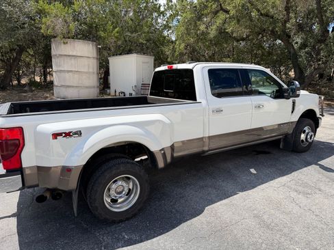 Used 2020 Ford F350 King Ranch w/ Chrome Package AWD/4WD image 2