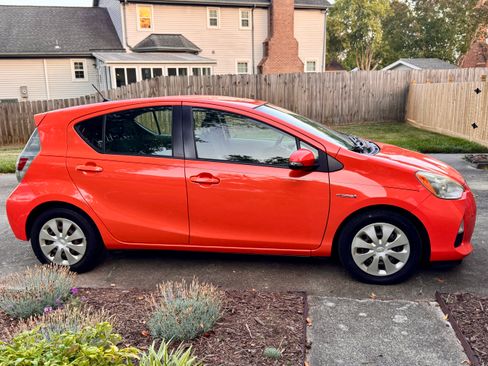 Used 2012 Toyota Prius C Two FWD image 4