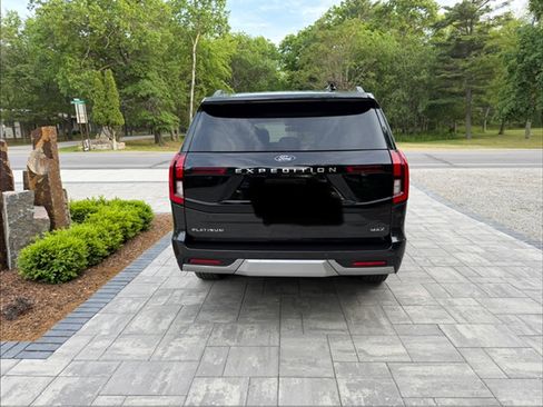 Used 2025 Ford Expedition Max Platinum AWD/4WD image 5