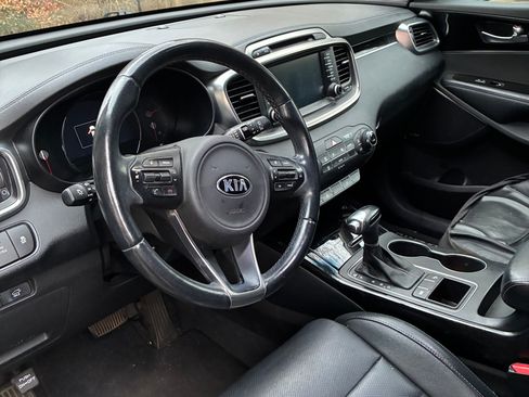 Used 2017 Kia Sorento SX FWD image 11