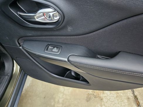 Used 2016 Jeep Cherokee Sport w/ Cold Weather Group image 22