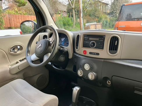 Used 2009 Nissan Cube 1.8 S w/ Interior Designer Pkg image 16