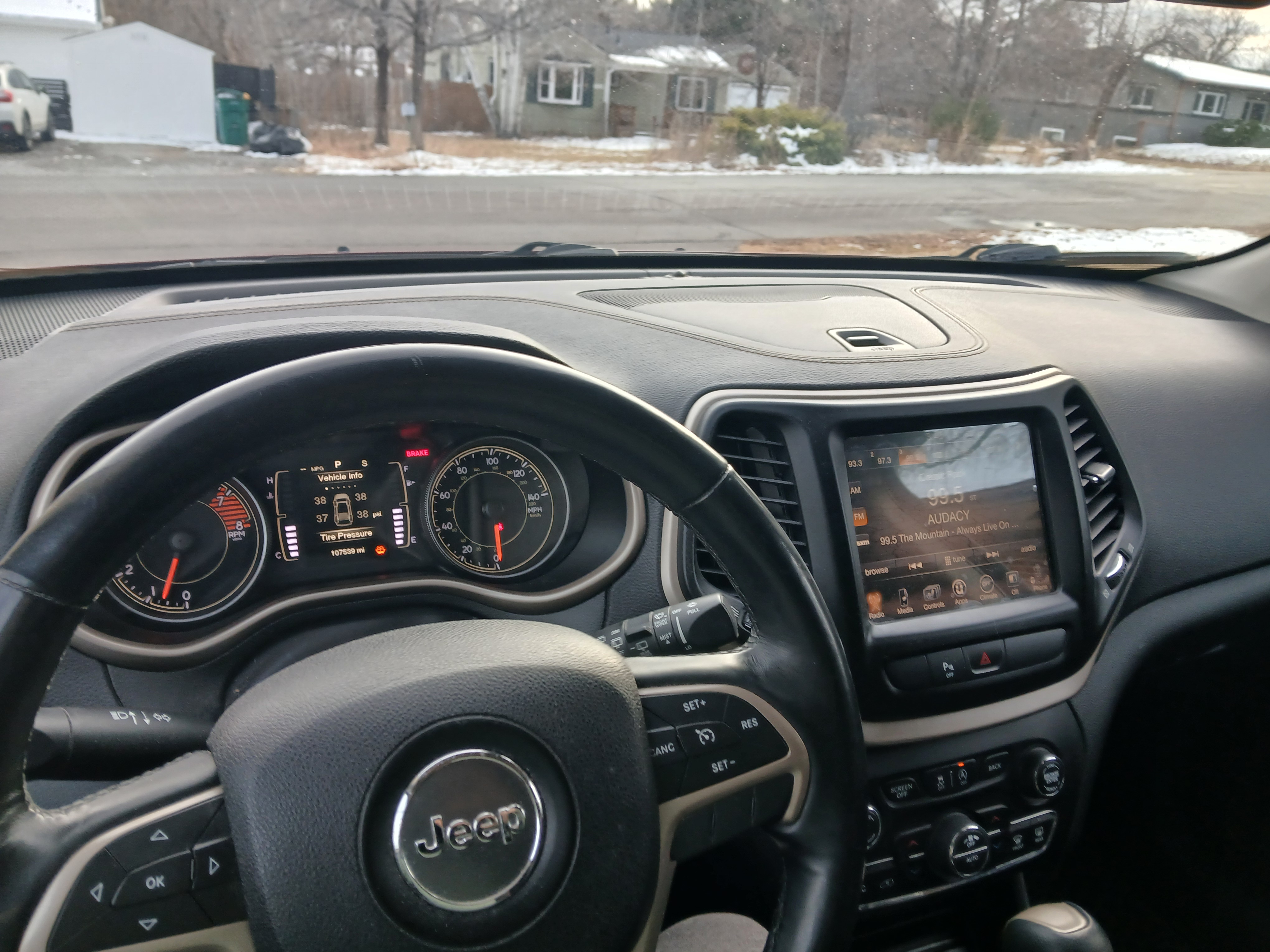 Used 2016 Jeep Cherokee Latitude w/ Comfort/Convenience Group AWD/4WD image 5