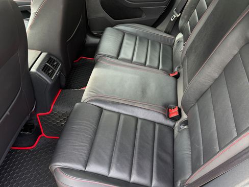Used 2015 Volkswagen Golf 4-Door FWD image 11
