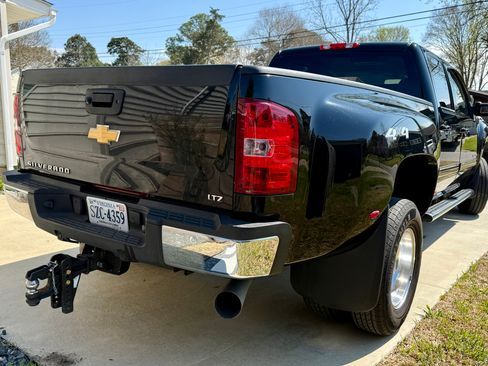 Used 2012 Chevrolet Silverado 3500 LTZ w/ LTZ Plus Package image 4