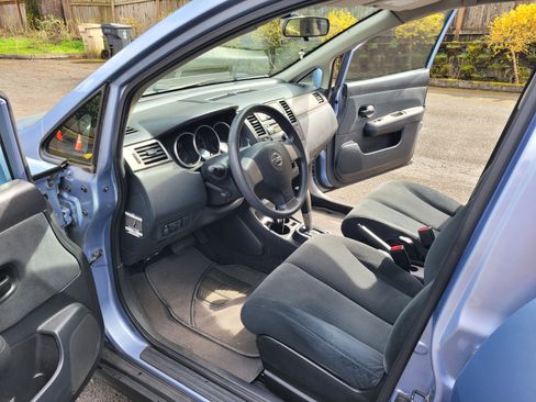 Used 2011 Nissan Versa 1.8 S image 7