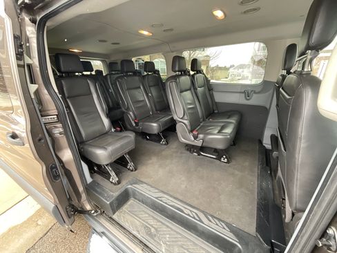 Used 2018 Ford Transit 150 XLT image 9