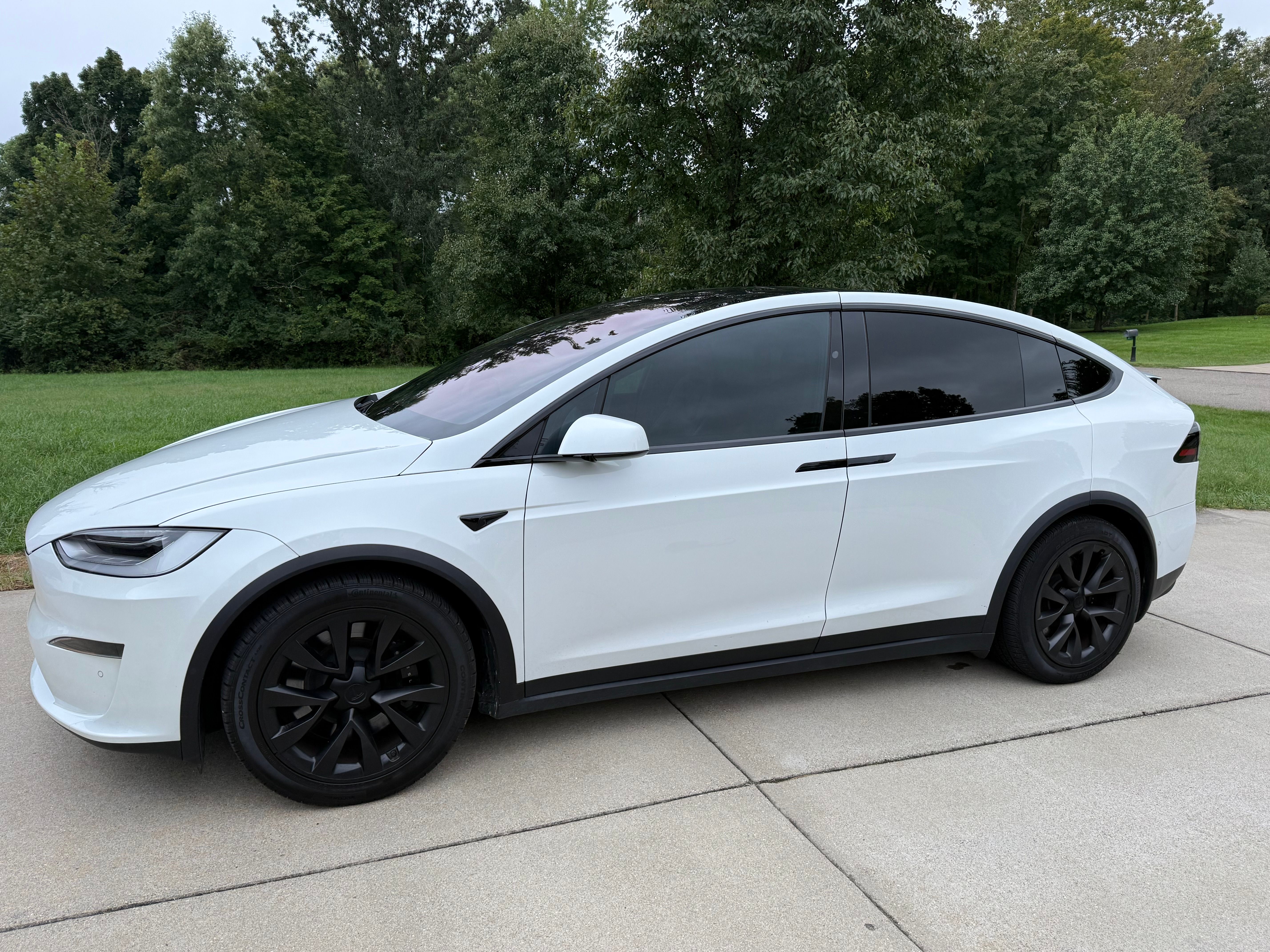 Used 2023 Tesla Model X AWD/4WD image 1