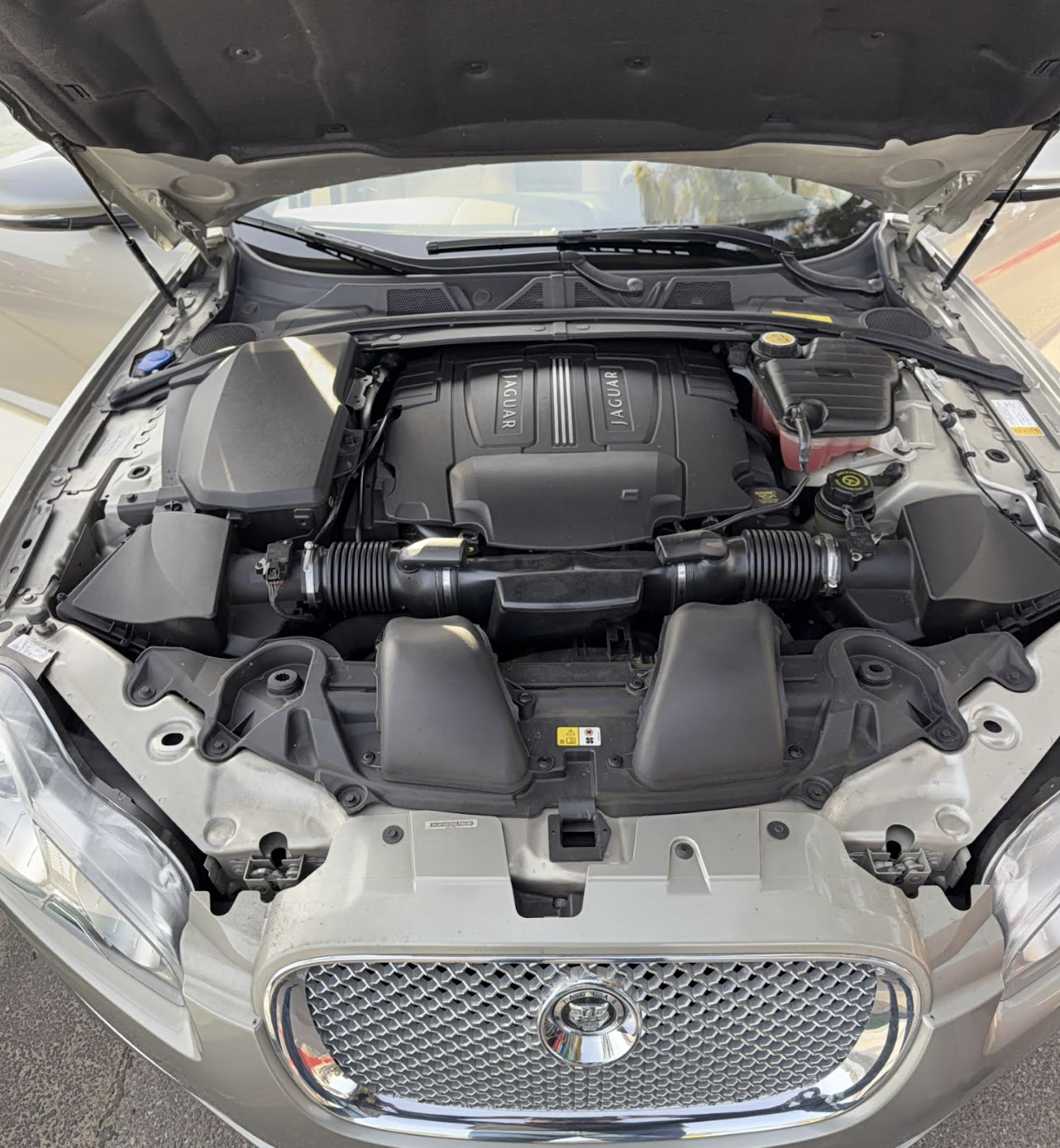 Used 2011 Jaguar XF Premium RWD image 6