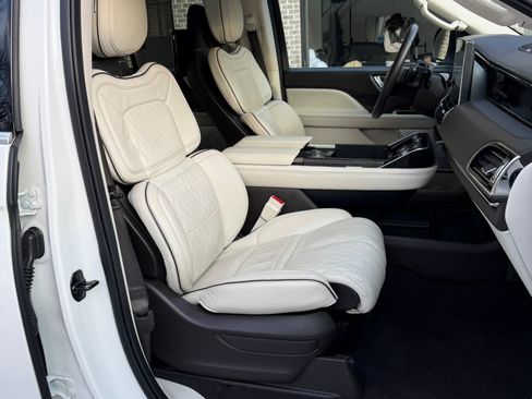 Used 2023 Lincoln Navigator Black Label image 20