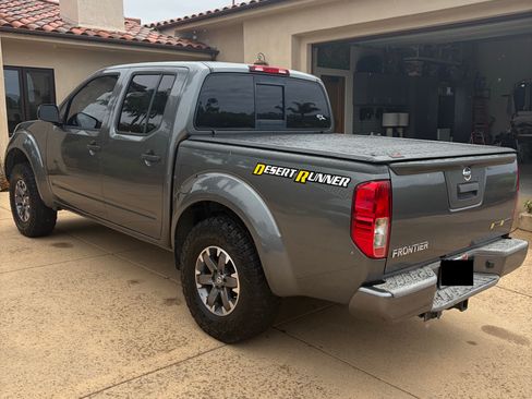 Used 2017 Nissan Frontier Desert Runner image 8