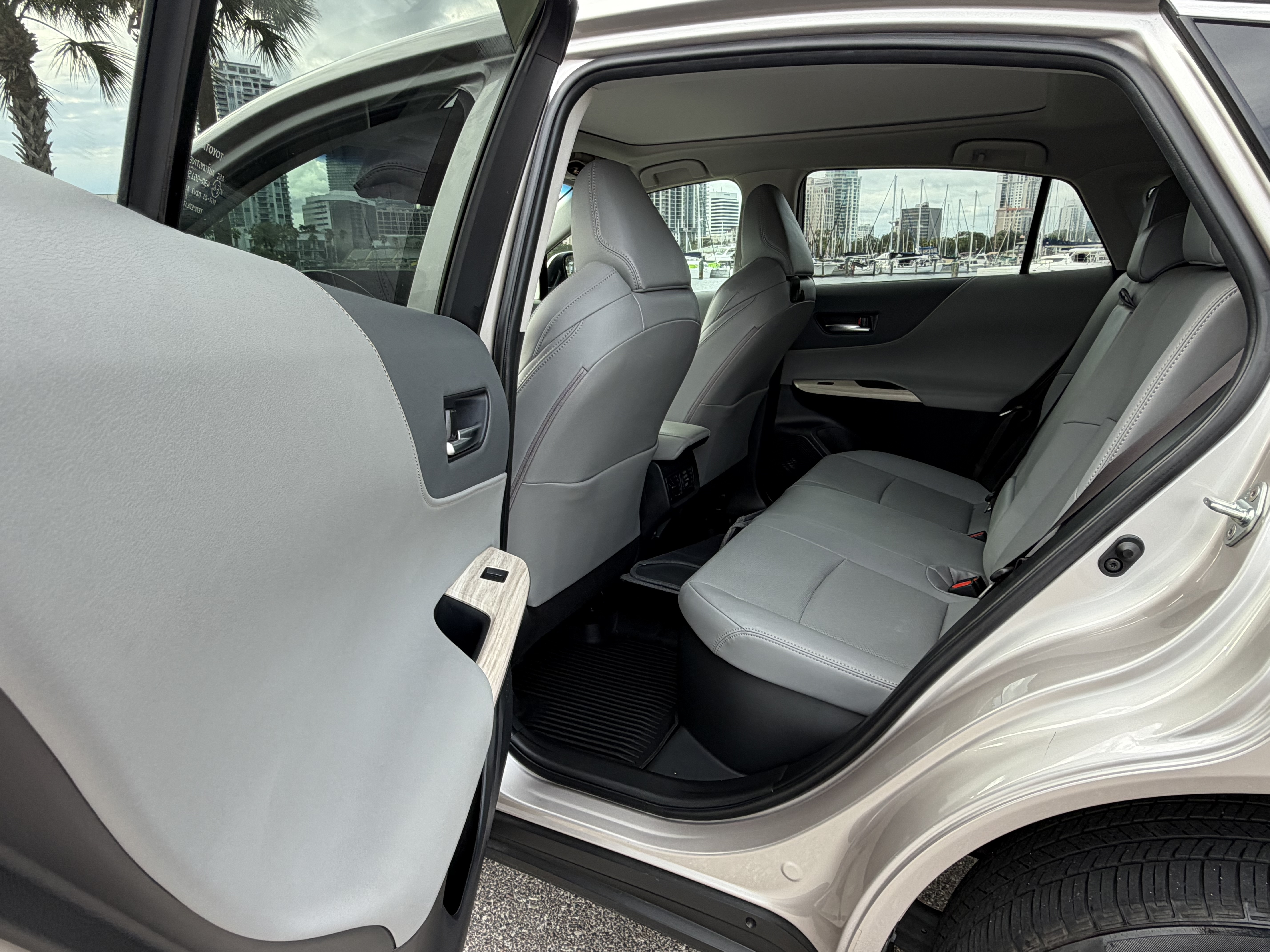 Used 2024 Toyota Venza Limited AWD/4WD image 6