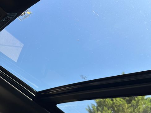 Used 2019 Ford F150 Platinum w/ Equipment Group 701A Luxury image 15