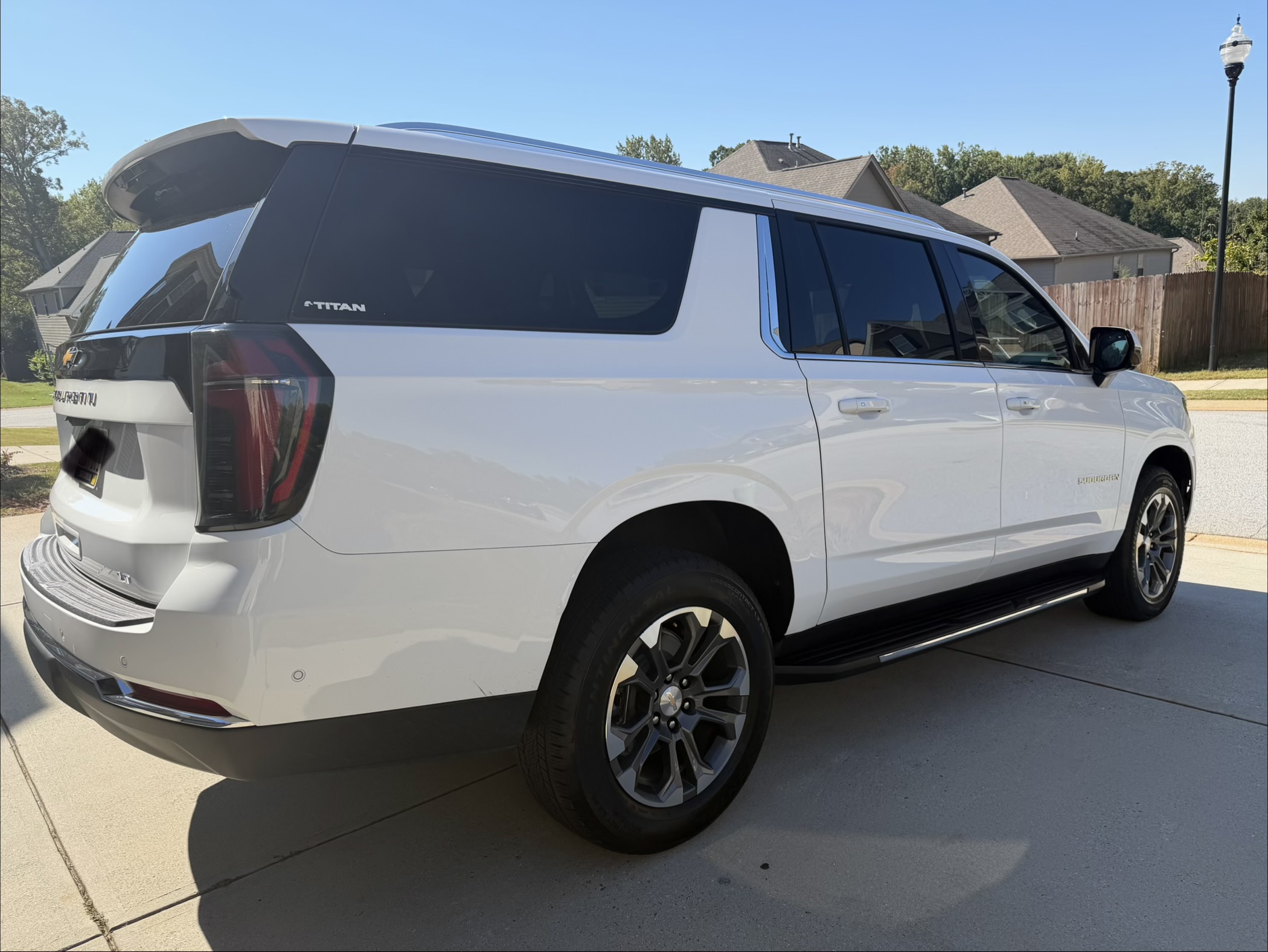 Used 2025 Chevrolet Suburban LT AWD/4WD image 6