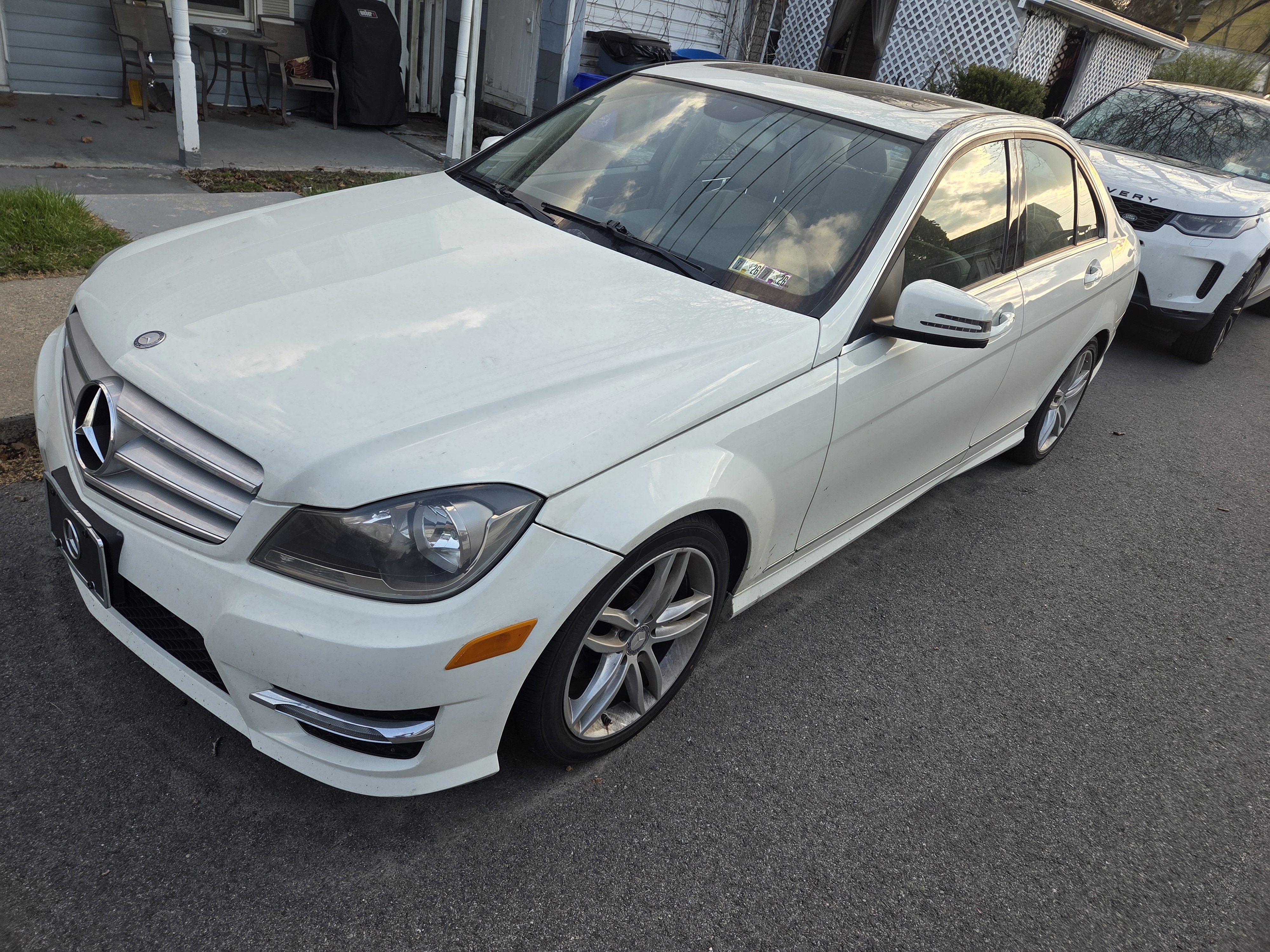 Used 2012 Mercedes-Benz C 300 4MATIC Sedan image 4