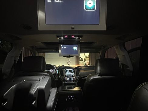 Used 2019 GMC Yukon XL Denali w/ Denali Ultimate Package AWD/4WD image 16
