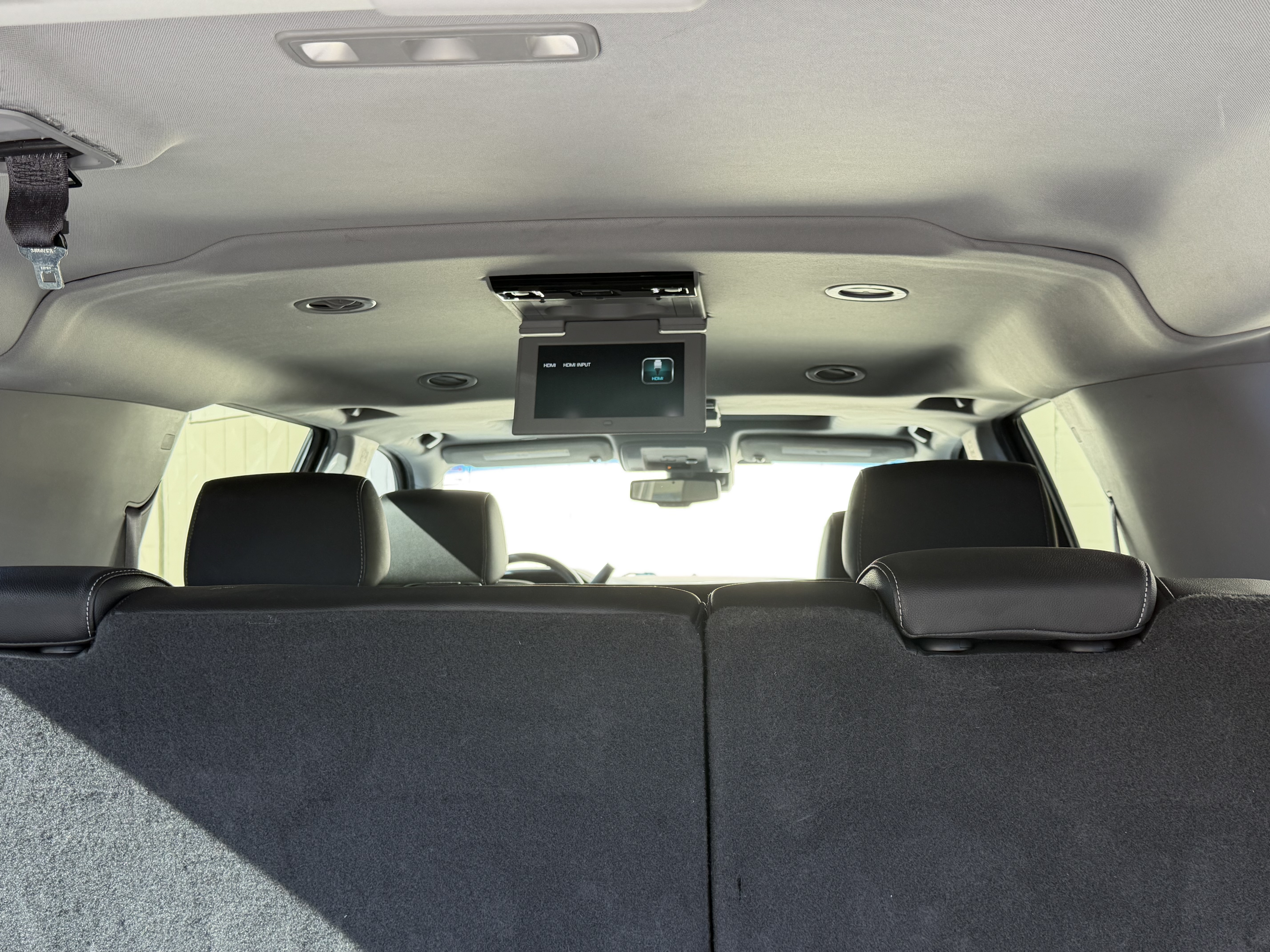 Used 2017 GMC Yukon XL SLT w/ Open Road Package RWD image 4