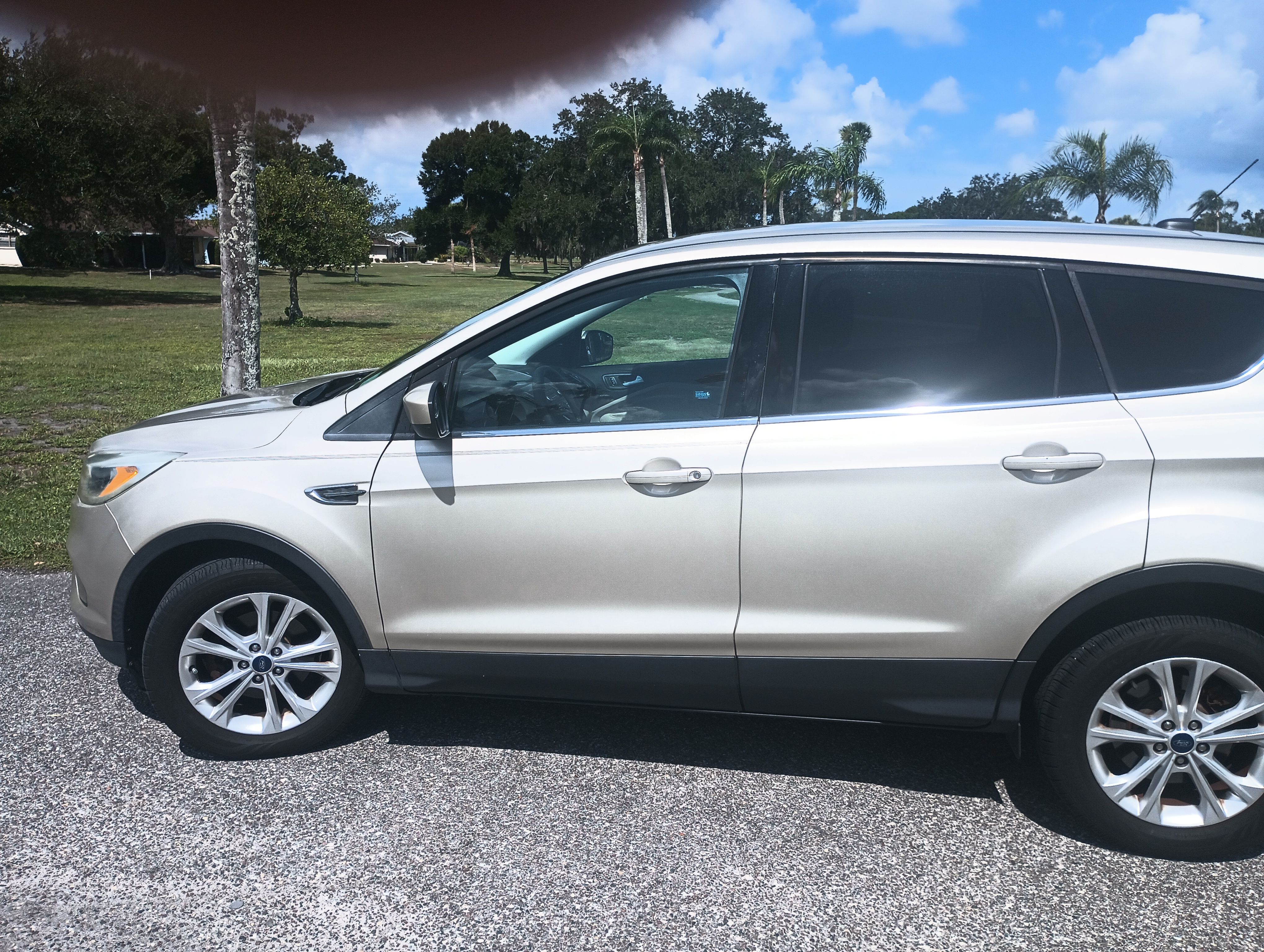 Used 2017 Ford Escape SE FWD image 4
