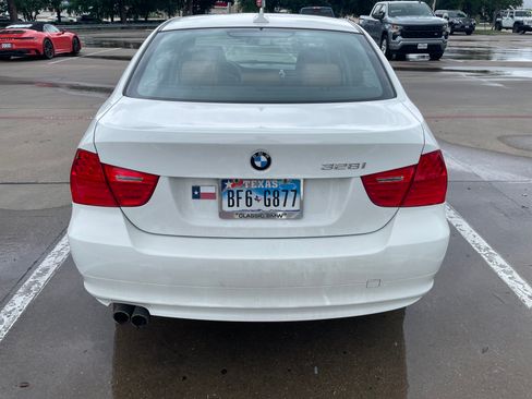 Used 2010 BMW 328i Sedan RWD image 5
