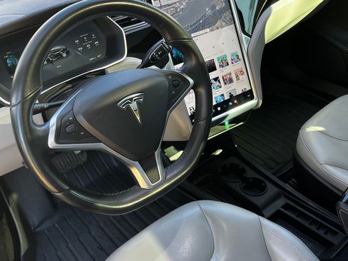 Used 2014 Tesla Model S image 8