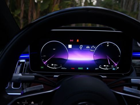 Used 2024 Mercedes-Benz S 580e 4MATIC Sedan image 20